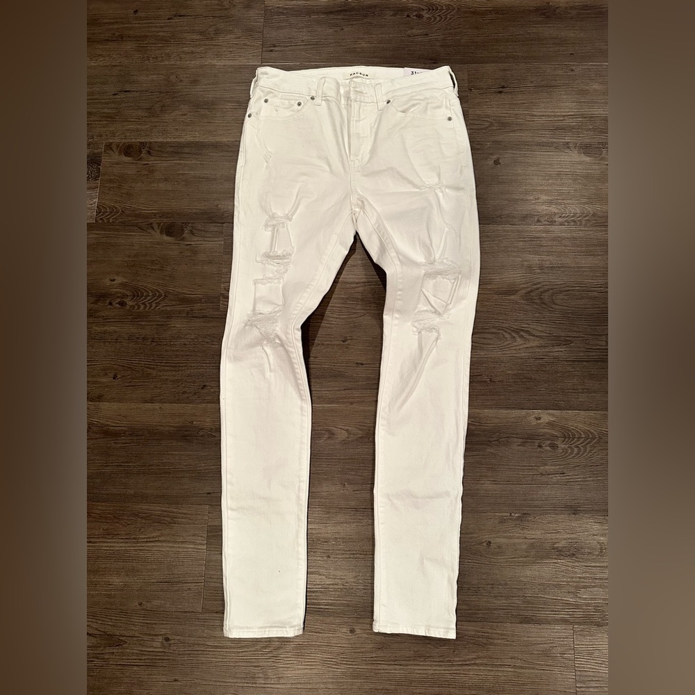 Never worn. Great condition.